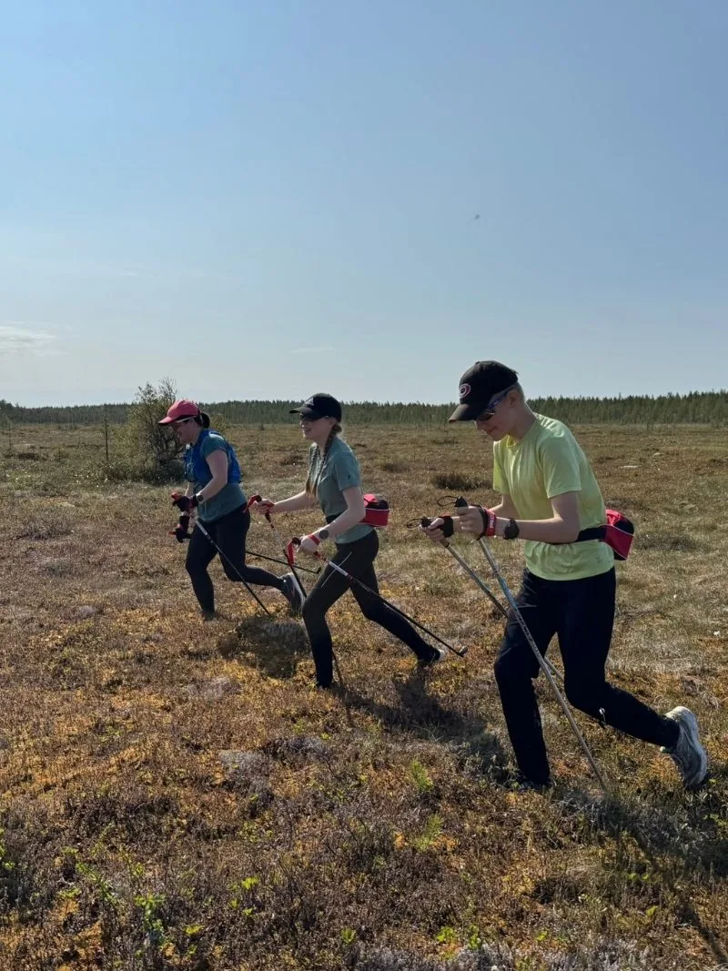 WILD TRAILS - Suon Sykkeessä aktiviteetti sammalsprintti suon mättäillä